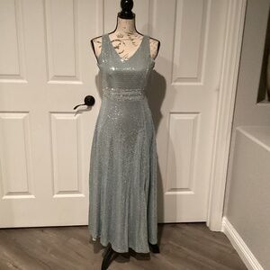 Tween Diva Women Sequins Formal Dress, Size 16, Color Blue (like new)